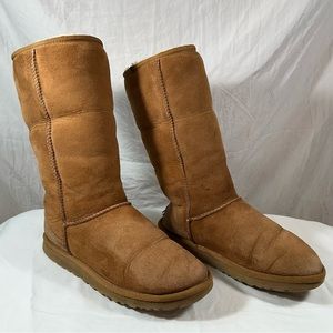 Ugg Classic Tall boot in Chestnut size 6
